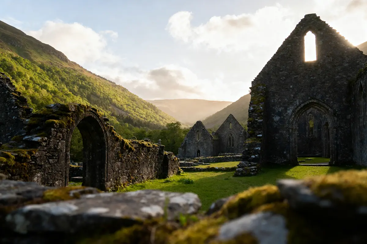 Glendalough, site monastique en Irlande : Pourquoi le visiter ?